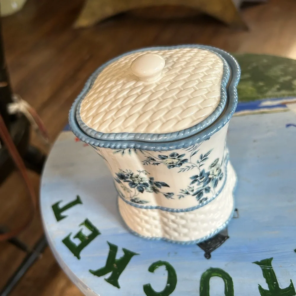Waverly Garden Room Newport Blue Florals white Basketweave Bath Vanity Jar/ lid